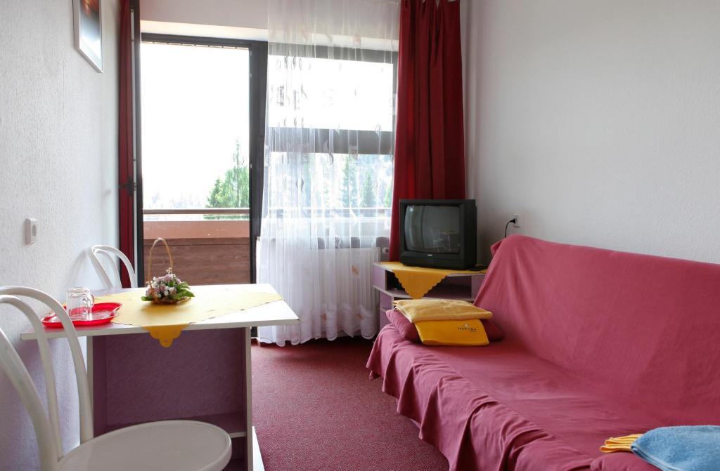 Perelka Natura Tour Hotel ชิสนา ภายนอก รูปภาพ